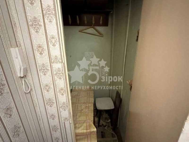 Недорога квартира із зручним розташуванням недалеко від центру!